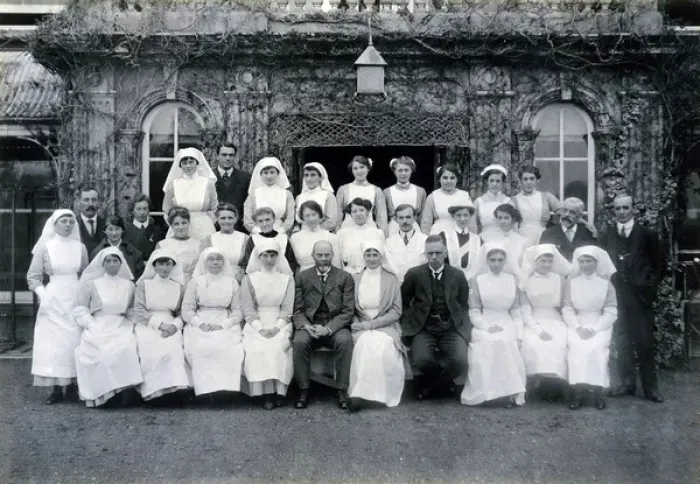 Framed Print : VAD staff and domestic staff, Quex Park Framed Print : VAD staff and domestic staff, Quex Park