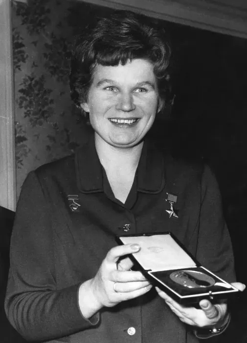 Framed Print : Valentina Tereshkova, Soviet Russian cosmonaut Framed Print : Valentina Tereshkova, Soviet Russian cosmonaut
