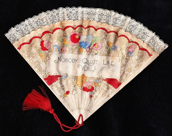 Valentine card in the form of a fan