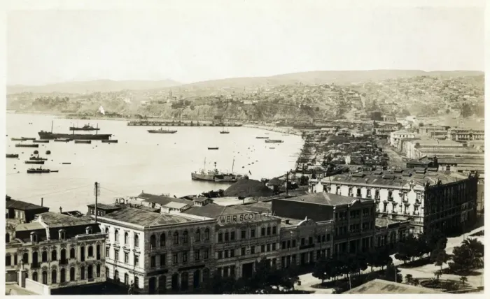 Framed Print : Valparaiso Bay, Chile Framed Print : Valparaiso Bay, Chile