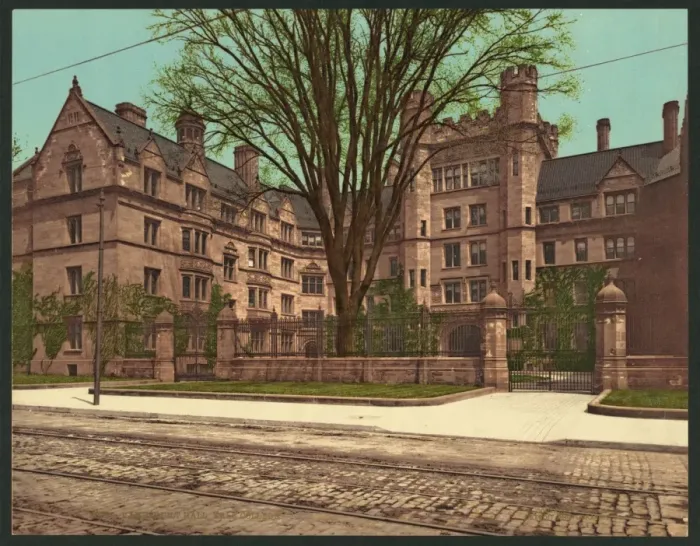 Framed Print : Vanderbilt Hall, Yale College Framed Print : Vanderbilt Hall, Yale College
