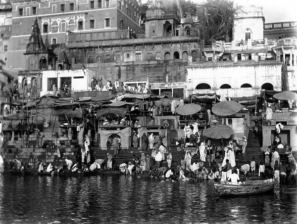 Varanasi (Bathers). (formerly BENARES) bathers on the banks of the Ganges Date: circa 1910
