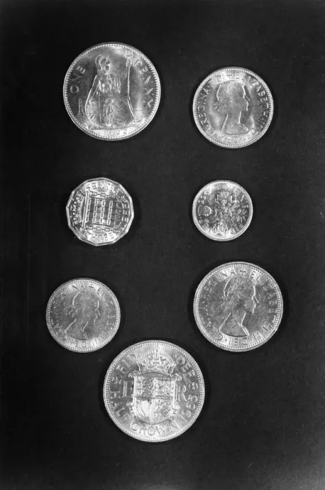 Framed Print : VARIOUS ENGLISH COINS Framed Print : VARIOUS ENGLISH COINS