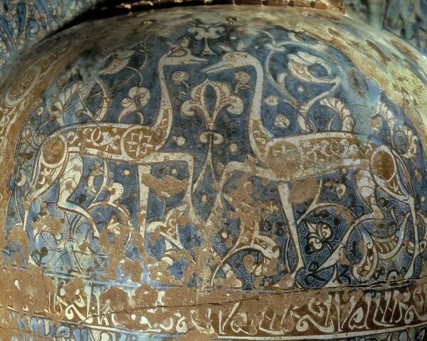 Vase of 14th c. type Alhambra decorated with plant