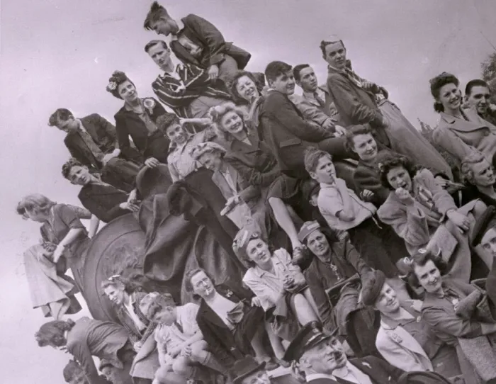 Framed Print : VE Day - celebrations in London Framed Print : VE Day - celebrations in London