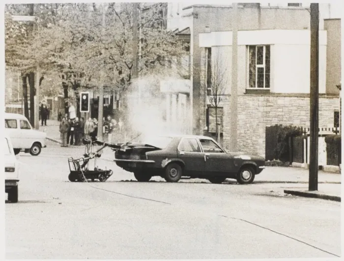 Framed Print : Vehicle dealing with suspect car, Templemore Avenue, East Be Framed Print : Vehicle dealing with suspect car, Templemore Avenue, East Be