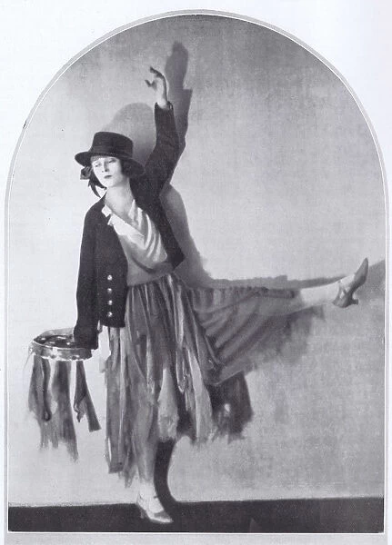 Vera Lennox, appearing in the Midnight Follies cabaret show
