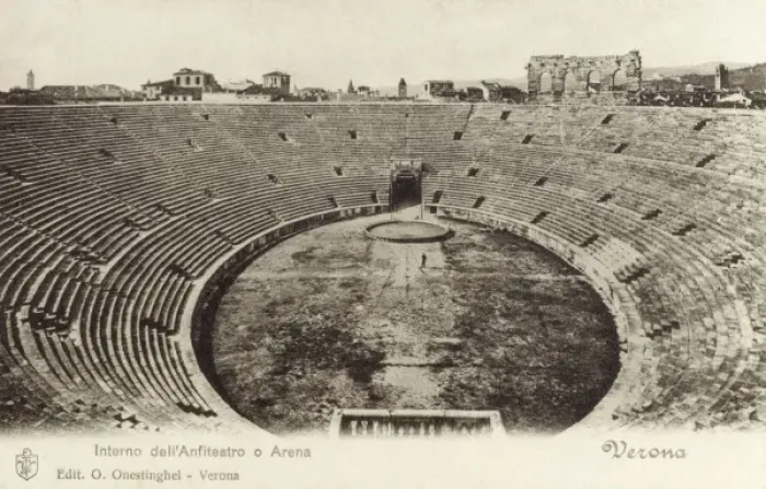 Framed Print : Verona - The Roman Amphitheatre (2 / 3) Framed Print : Verona - The Roman Amphitheatre (2 / 3)