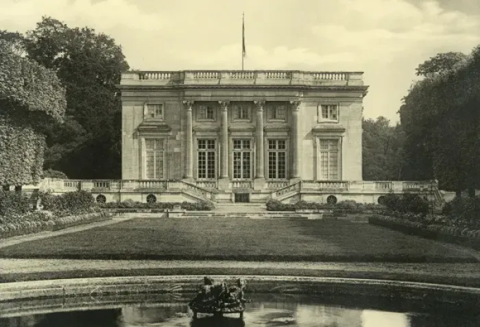 Framed Print : Versailles Petit Trianon Framed Print : Versailles Petit Trianon