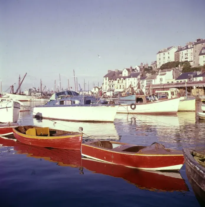 Framed Print : Vessels in Brixham Harbour, Devon Framed Print : Vessels in Brixham Harbour, Devon