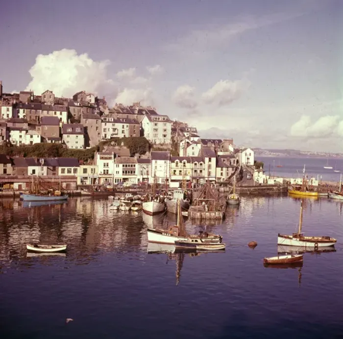 Framed Print : Vessels in Brixham Harbour, Devon Framed Print : Vessels in Brixham Harbour, Devon