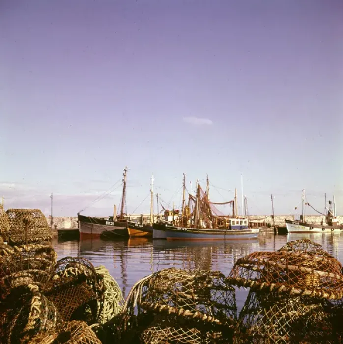 Framed Print : Vessels in Brixham Harbour, Devon Framed Print : Vessels in Brixham Harbour, Devon