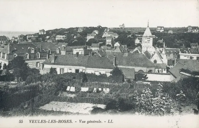Framed Print : Veules-les-Roses - Panoramic View of the town Framed Print : Veules-les-Roses - Panoramic View of the town
