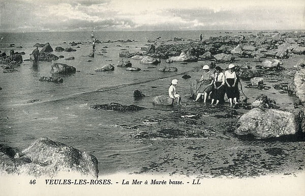 Veules-les-Roses - The sea at low tide