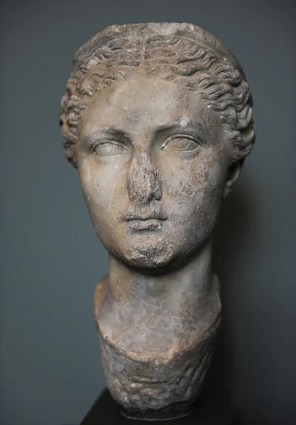 Vibia Sabina (83-136  /  137). Roman Empress, wife of Hadrian. C
