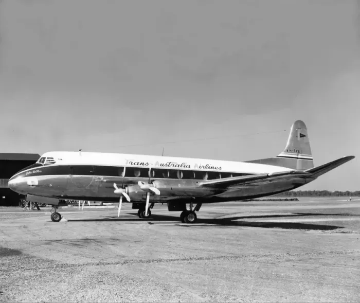 Framed Print : Vickers 720 Viscount (forward view, on the ground) of T Framed Print : Vickers 720 Viscount (forward view, on the ground) of T