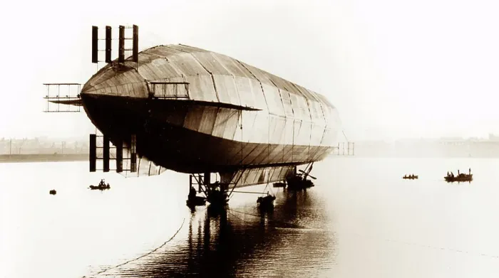 Framed Print : Vickers Airship HMA No. 1 at Barrow in Furness in 1911 Framed Print : Vickers Airship HMA No. 1 at Barrow in Furness in 1911