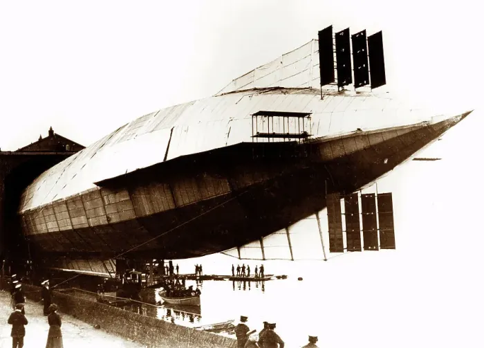 Framed Print : Vickers HMA No 1 Airship at Barrow in Furness in 1911 Framed Print : Vickers HMA No 1 Airship at Barrow in Furness in 1911