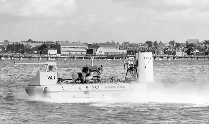 Framed Print : Vickers VA. 1 hovercraft G-15-252 Framed Print : Vickers VA. 1 hovercraft G-15-252