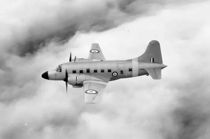 Framed Print : Vickers Varsity T. 1 VX828 Framed Print : Vickers Varsity T. 1 VX828