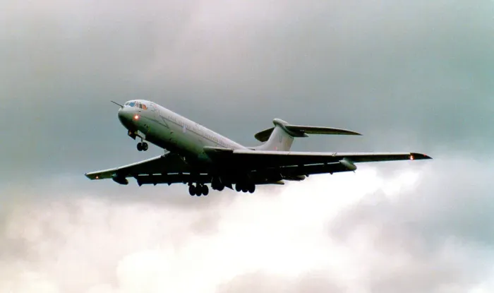 Framed Print : Vickers VC10 C. 1K XV104 - U Framed Print : Vickers VC10 C. 1K XV104 - U