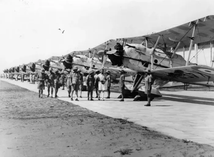 Framed Print : Vickers Vincents of No47 Squadron lined up for ceremonial Framed Print : Vickers Vincents of No47 Squadron lined up for ceremonial