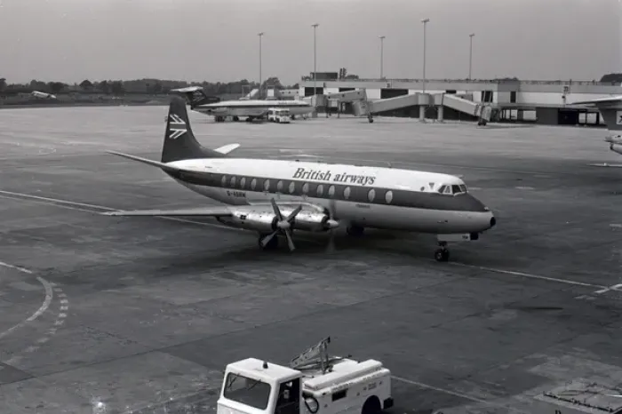 Framed Print : Vickers Viscount 802 G-AOHW British Airways Ringway 1974 Framed Print : Vickers Viscount 802 G-AOHW British Airways Ringway 1974
