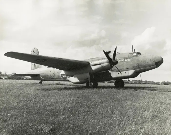 Framed Print : Vickers Warwick at Luton Framed Print : Vickers Warwick at Luton