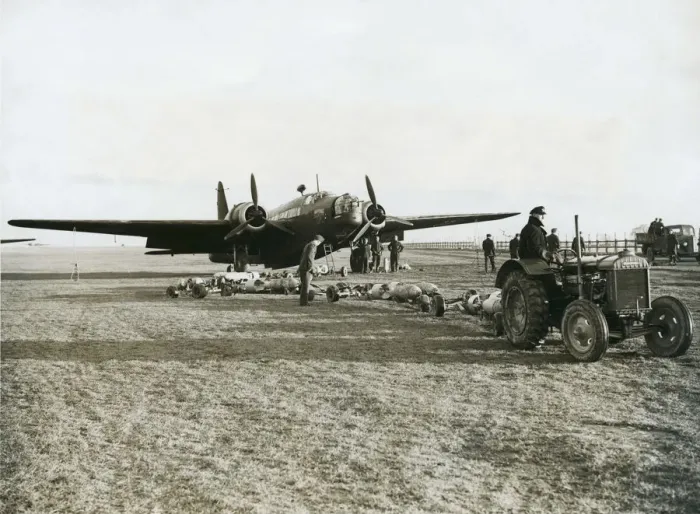 Framed Print : Vickers Wellington Framed Print : Vickers Wellington