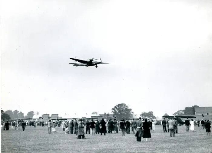 Framed Print : Vickers Wellington TX, MF526, at the 1953 Royal Aeronaut? Framed Print : Vickers Wellington TX, MF526, at the 1953 Royal Aeronaut?