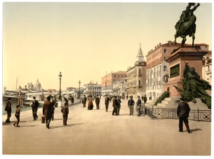 Framed Print : Victor Emmanuels Monument, Venice, Italy