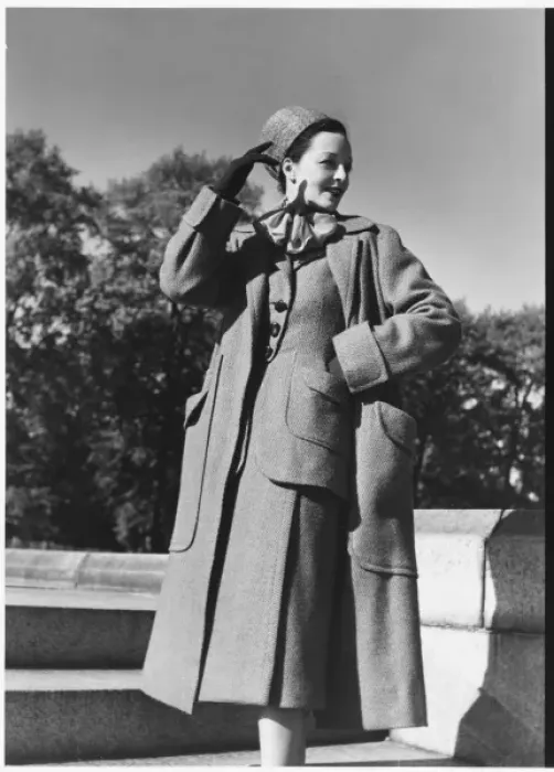 Framed Print : Victor Stiebel Outfit