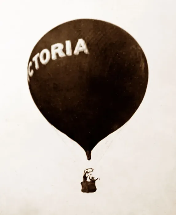 Framed Print : Victoria air balloon, early 1900s Framed Print : Victoria air balloon, early 1900s