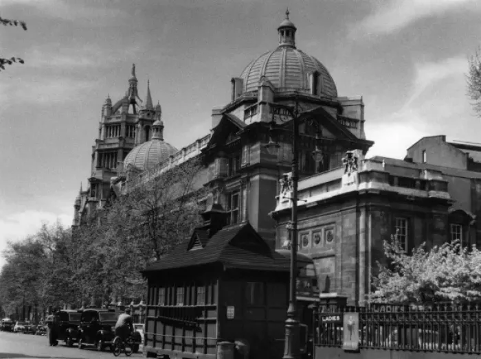 Framed Print : Victoria & Albert Museum Framed Print : Victoria & Albert Museum