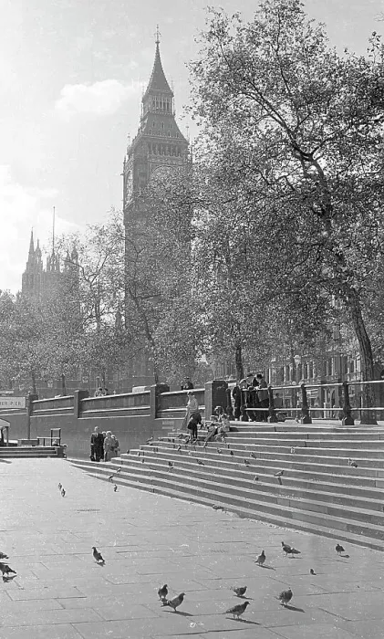 Framed Print : Victoria Embankemnt. Big Ben and Houses of Parliament Framed Print : Victoria Embankemnt. Big Ben and Houses of Parliament