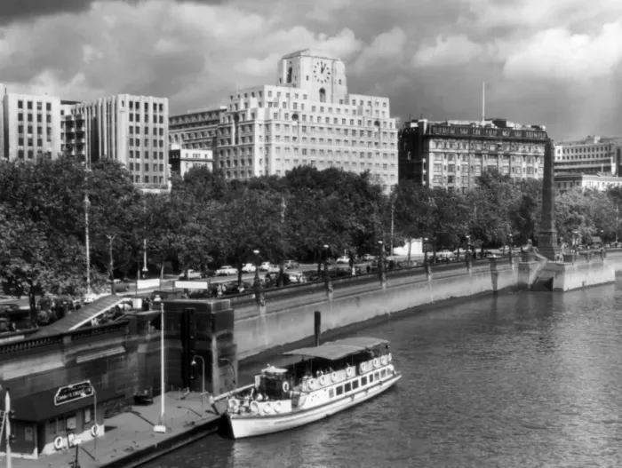 Framed Print : Victoria Embankment Framed Print : Victoria Embankment