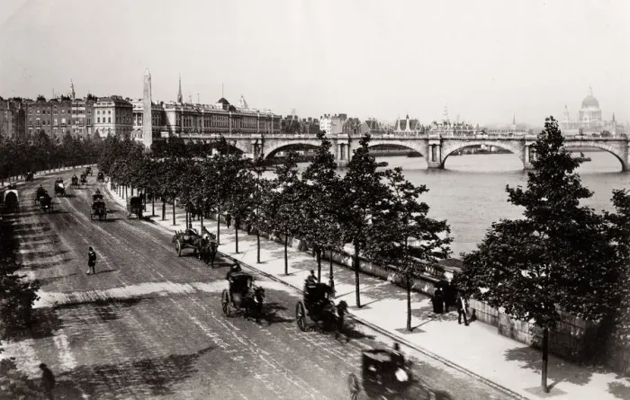 Framed Print : Victoria Embankment, London Framed Print : Victoria Embankment, London