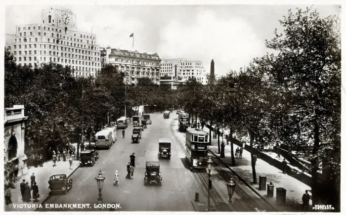 Framed Print : Victoria Embankment, London Framed Print : Victoria Embankment, London