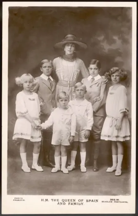 Framed Print : Victoria Eugenia / Family Framed Print : Victoria Eugenia / Family