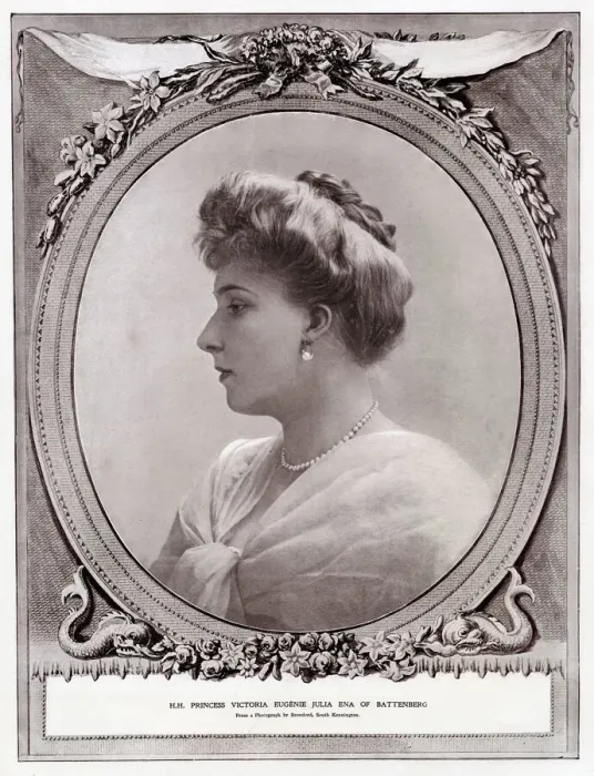 Framed Print : Victoria Eugenie of Battenberg (1887 - 1969), Queen of Spain as the wife of King Alfonso Framed Print : Victoria Eugenie of Battenberg (1887 - 1969), Queen of Spain as the wife of King Alfonso