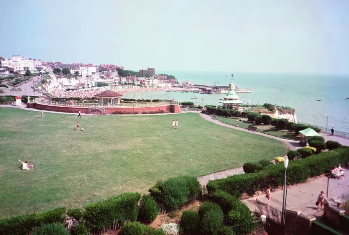 Framed Print : Victoria Garden, Broadstairs Framed Print : Victoria Garden, Broadstairs