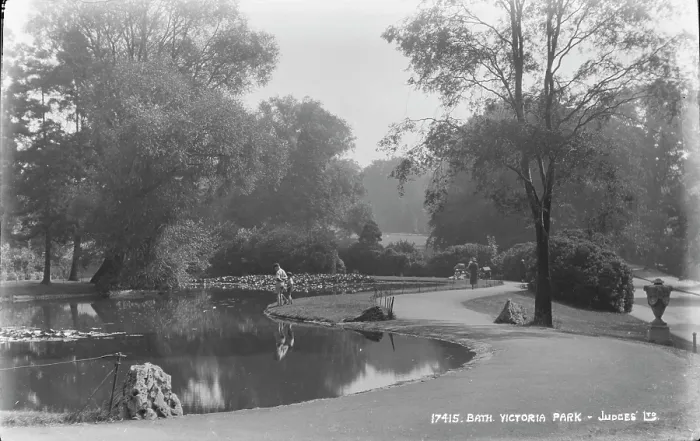 Framed Print : Victoria Park in Bath Framed Print : Victoria Park in Bath