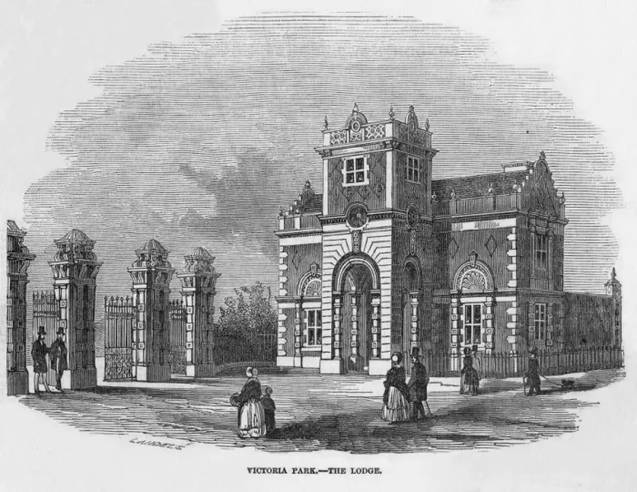 Framed Print : Victoria Park Lodge