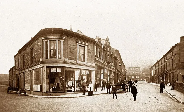 Framed Print : Victoria Square, Holmfirth Framed Print : Victoria Square, Holmfirth