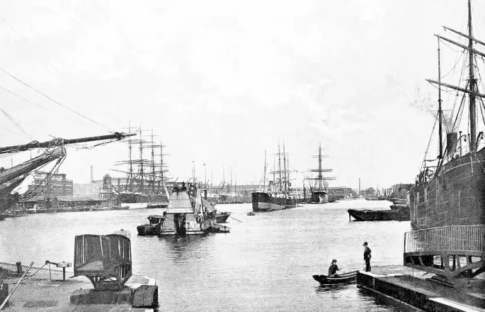 Framed Print : Victorian Dock, London, early 1900s Framed Print : Victorian Dock, London, early 1900s
