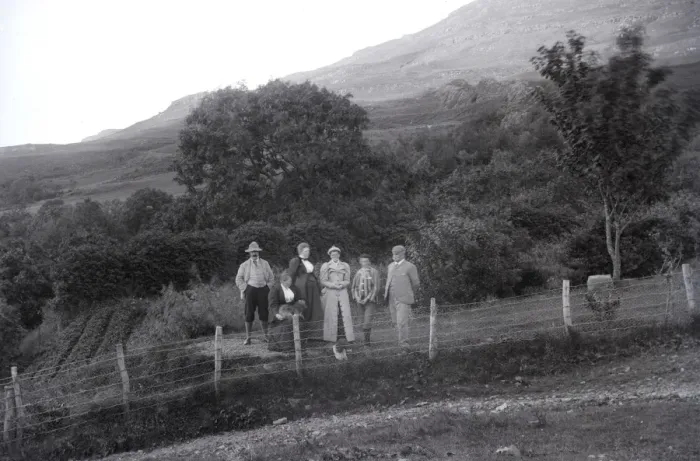 Framed Print : Victorian group, Isle of Mull, Scotland Framed Print : Victorian group, Isle of Mull, Scotland
