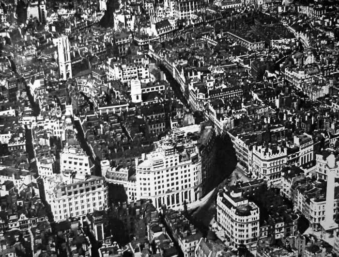 Framed Print : Victorian London from the air - City of London - circa 1900 Framed Print : Victorian London from the air - City of London - circa 1900