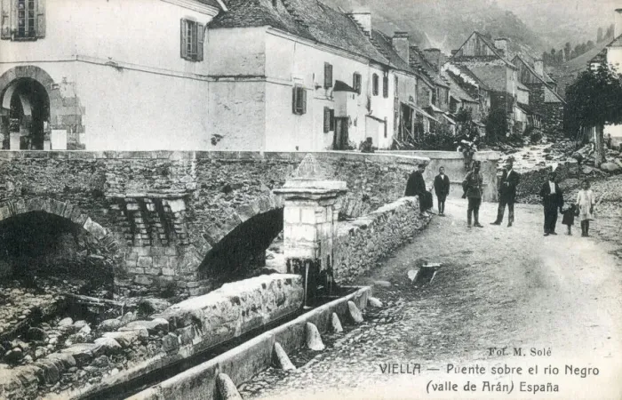 Framed Print : Vielha e Mijaran, Spain - Bridge over the River Negro Framed Print : Vielha e Mijaran, Spain - Bridge over the River Negro
