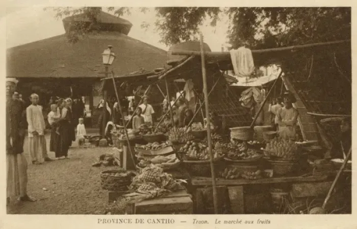 Framed Print : Vietnam - Can Tho Province - Traon - Fruit Market Framed Print : Vietnam - Can Tho Province - Traon - Fruit Market