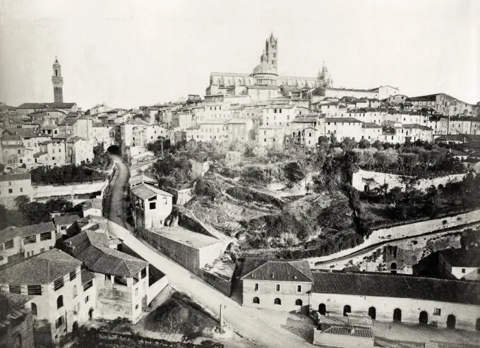 Framed Print : View of the ancient town of Siena, Italy Framed Print : View of the ancient town of Siena, Italy